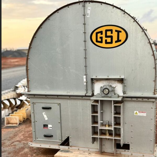 REF 13299 - Elevador Galvanizado Ano 2024  Marca GSI com Acionament